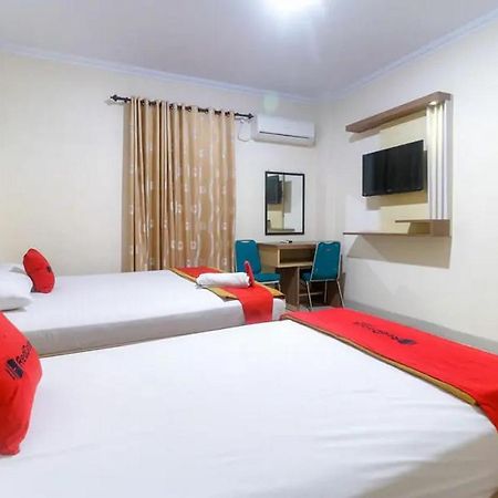 Reddoorz Plus Near Wtc Batanghari Mall Tanjungjohor Exterior photo
