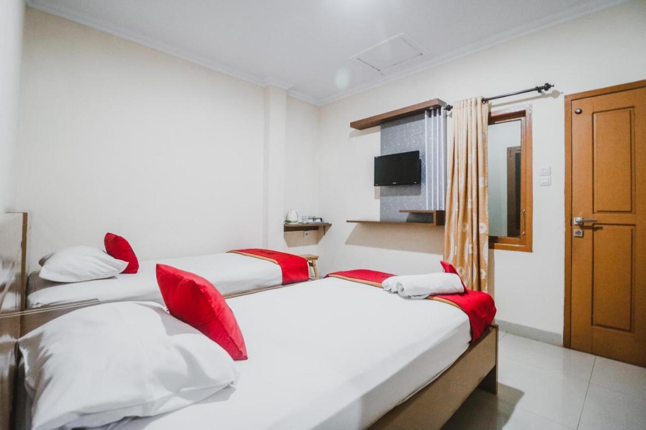 Reddoorz Plus Near Wtc Batanghari Mall Tanjungjohor Exterior photo